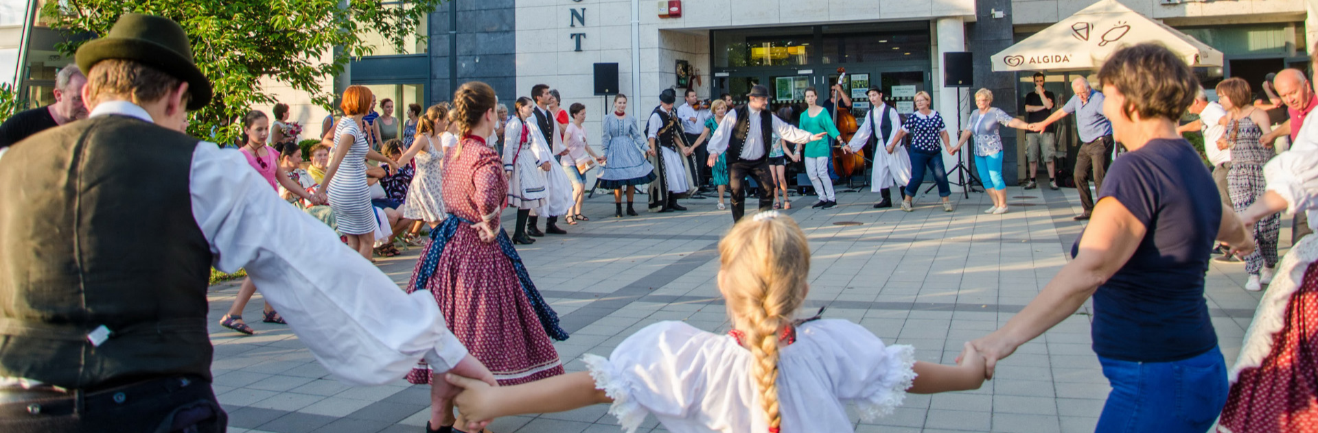 Kovács Máté Városi Művelődési Központ és Könyvtár